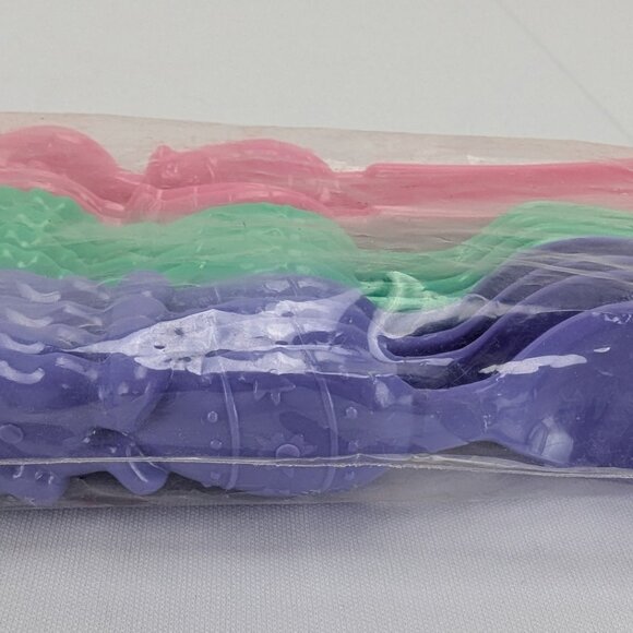 Vintage Easter Character Cutlery Plastic 12 Pieces Party Pink Green Purple New - Picture 2 of 6